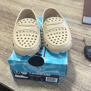 Floafer prodigy Driver new with the box size 5 kids warm sand coconut